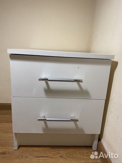 Тумба прикроватная с выдвижными ящиками