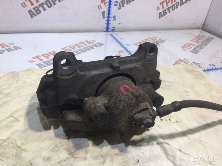 Фольксваген Пассат Суппорт передний Лев