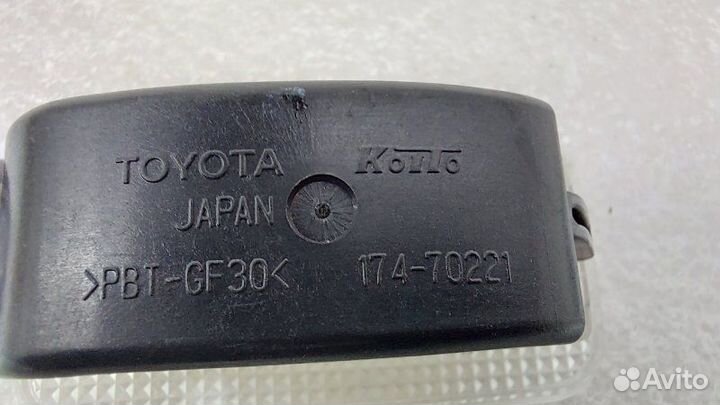 Плафон подсветки багажника Toyota Camry 70 2arfe