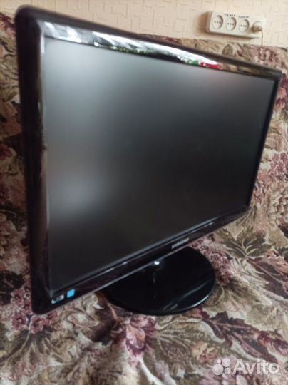 Монитор Samsung LS24A350