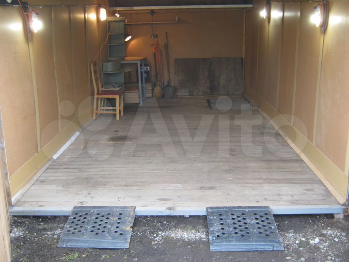 Гараж, > 30 м²