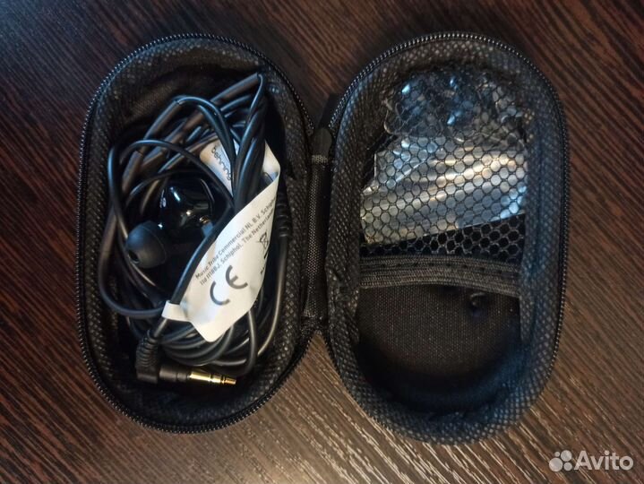 Наушники behringer MO240