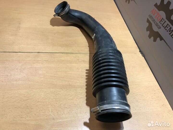 Патрубок воздушного фильтра Ford Focus