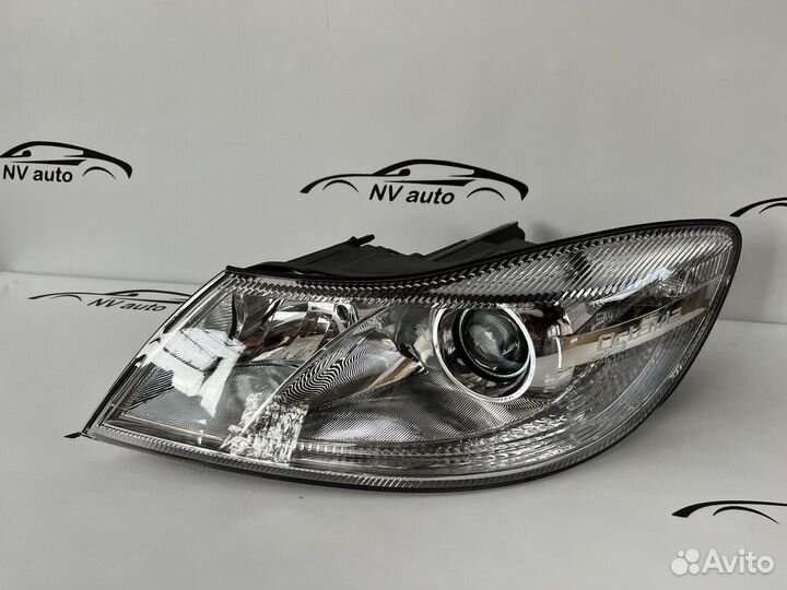 Skoda Octavia A5 фара передняя левая 08-13