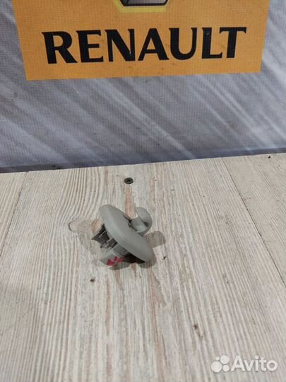 Крепление солнцезащитного козырька крючок Renault
