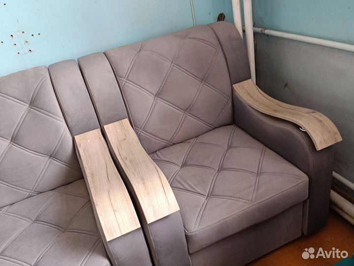 Угловой диван +кресло