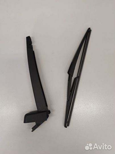 Поводок стеклоочистителя новый с щеткой ML166 GLK