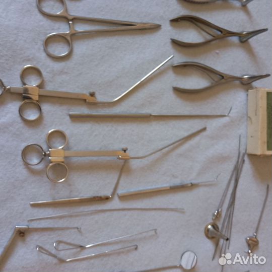 Часы,медицинские инструменты
