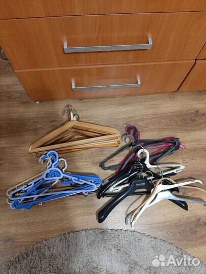 Вешалка плечики для одежды