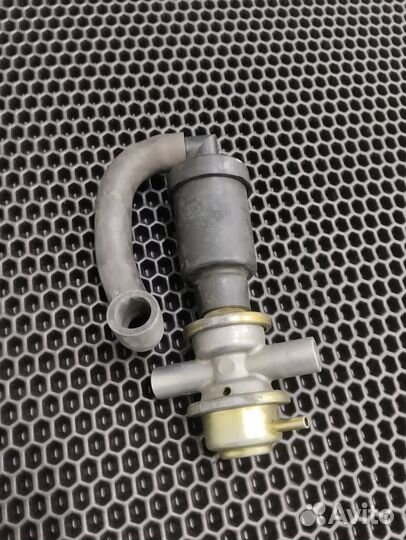 Kawasaki zx7r, zx7, ZX750P, ZX9R Вакуумный клапан