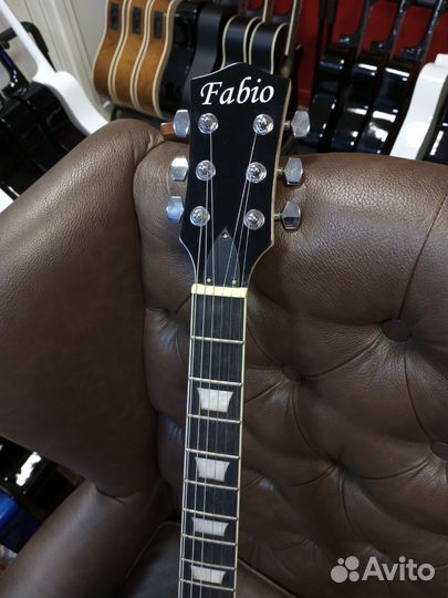 Новая электрогитара Fabio les paul белого цвета