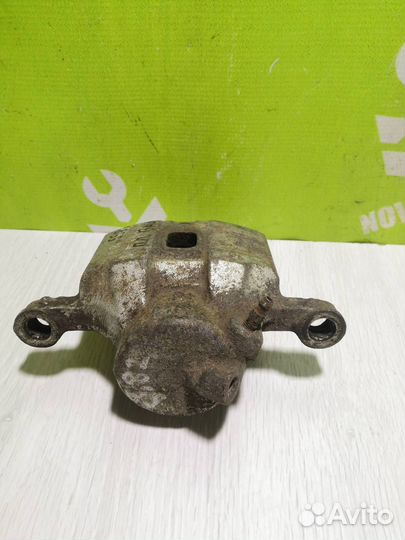 Суппорт передний правый Митсубиси Галант 6 Е30