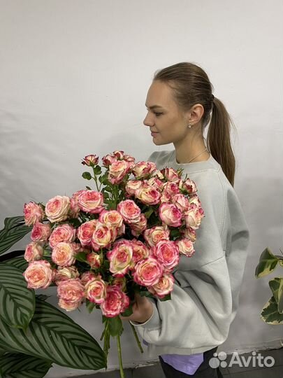 Букеты из кустовых роз