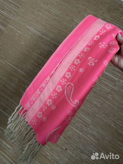 Шарф розовый неоновый