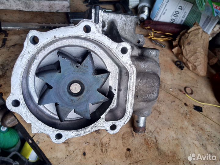 Помпа двух цылиндрового двигатель