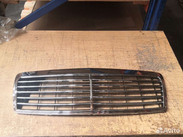 Решетка радиатора (avangard) mercedes W211 02-06