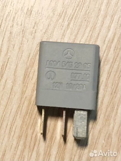 Оригинальное реле на Mercedes-Bensz