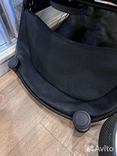 Детская прогулочная коляска