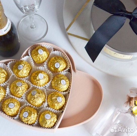 Сладкий презент на 14 февраля подруге