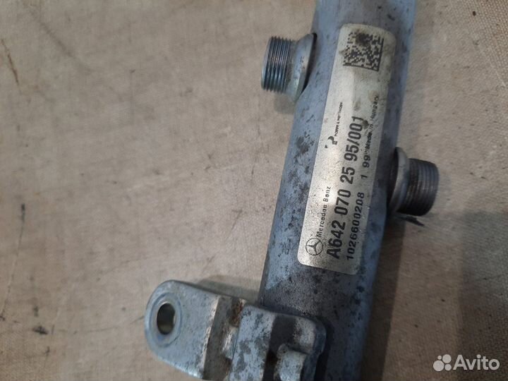 Рампа топливная правая Mercedes E350 W212 642.850D