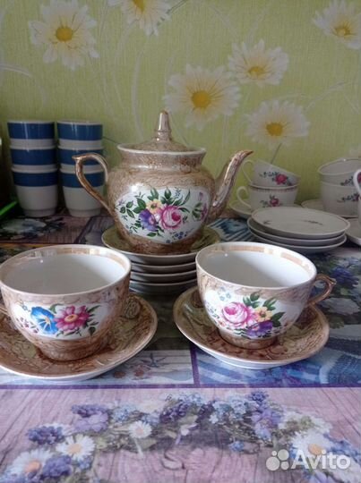 Блюдца, фарфоровые стаканы