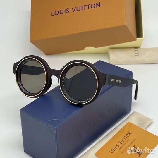 Солнцезащитные очки Louis Vuitton