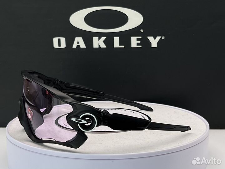 Солнцезащитные очки Oakley Jawbreaker Low Light