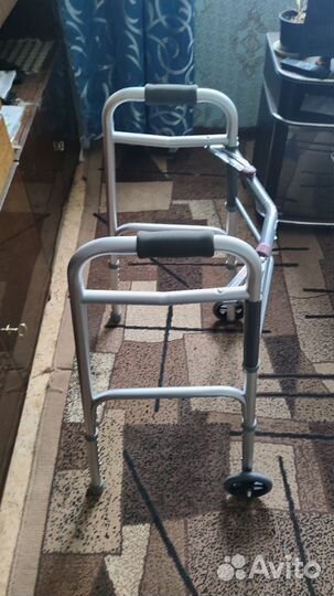 Ходунки для пожилых и инвалидов