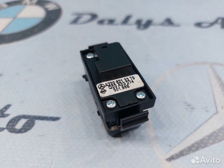 Кнопка стеклоподъемника задняя правая