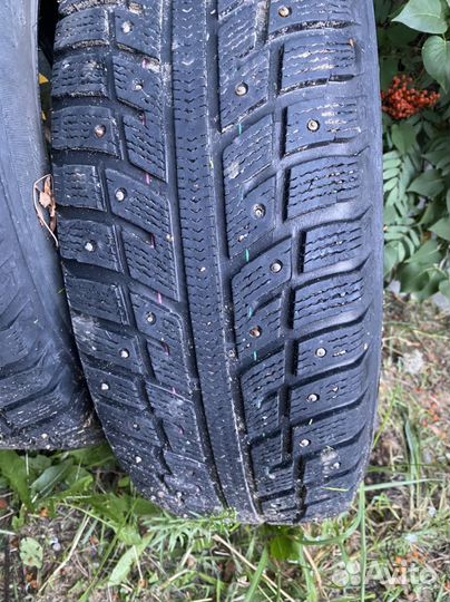 Kumho I'Zen KW22 215/65 R16 98S