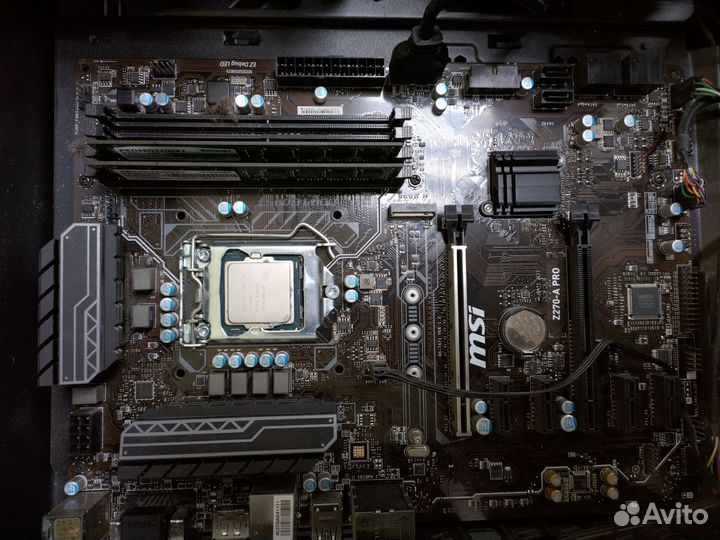 Материнская плата с процессором и памятью