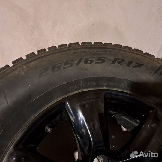 Pirelli Ice Zero 265/65 R17