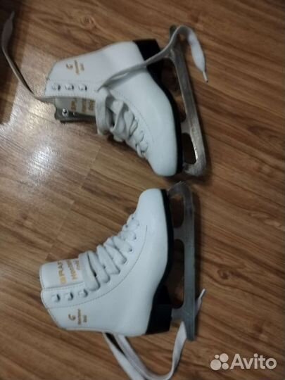 Фигурные коньки graf Montana Gold размер 30