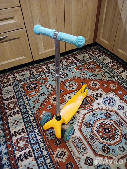 Самокат детский трехколесный