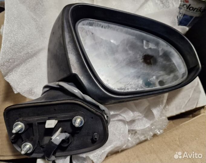 Продам зкало,правое,axio/fielder nze 161