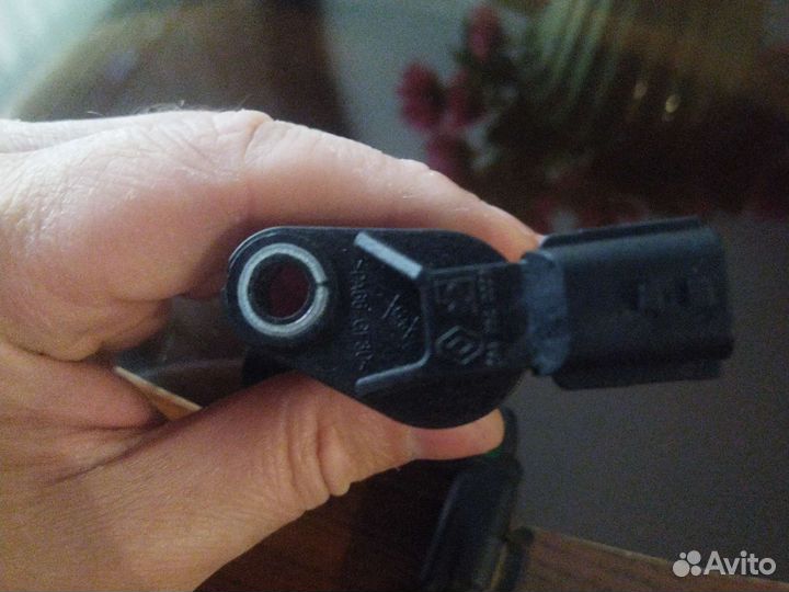 Датчик коленвала Рено Меган2