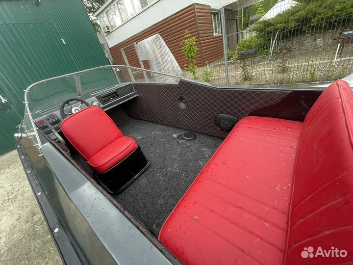 Катер с мотором