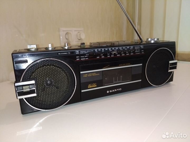 Кассетная магнитола Sanyo M7022K