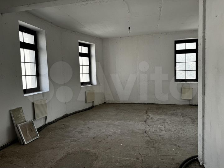 4-к. квартира, 170 м², 3/3 эт.