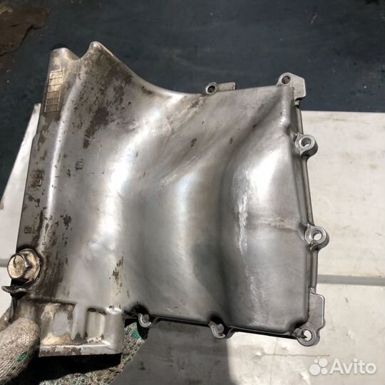 Поддон для Kawasaki ZX10R 04-05