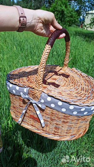 Корзина плетеная с крышкой