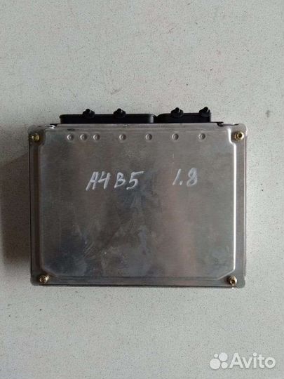 Блок управления двс Audi A4 B5 1.8л ADR
