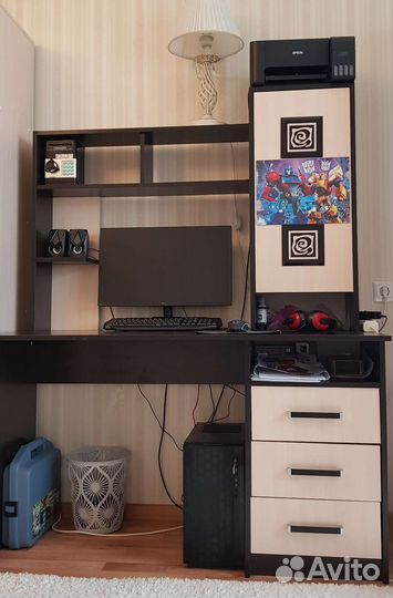 Стол письменный (компьютерный)