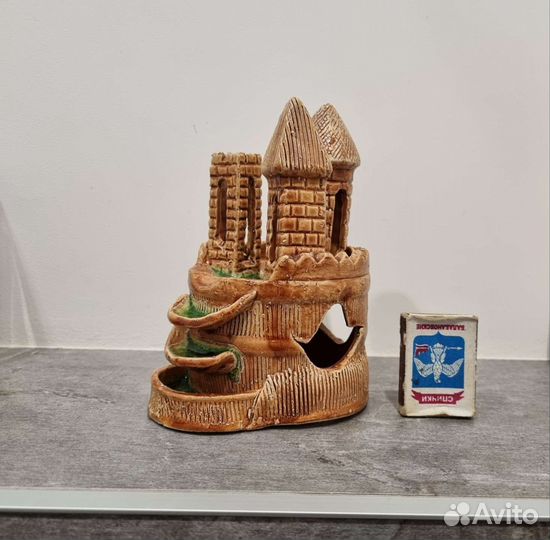 Замок для аквариума