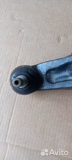 Рычаг подвески нижний передний левый Volkswagen