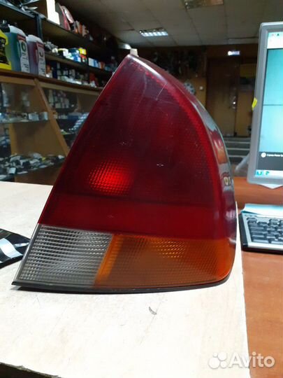 Фонарь Mitsubishi Carisma R