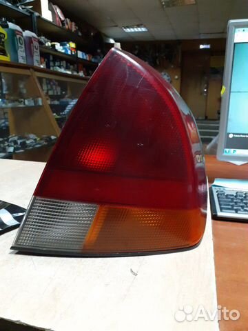 Фонарь Mitsubishi Carisma R