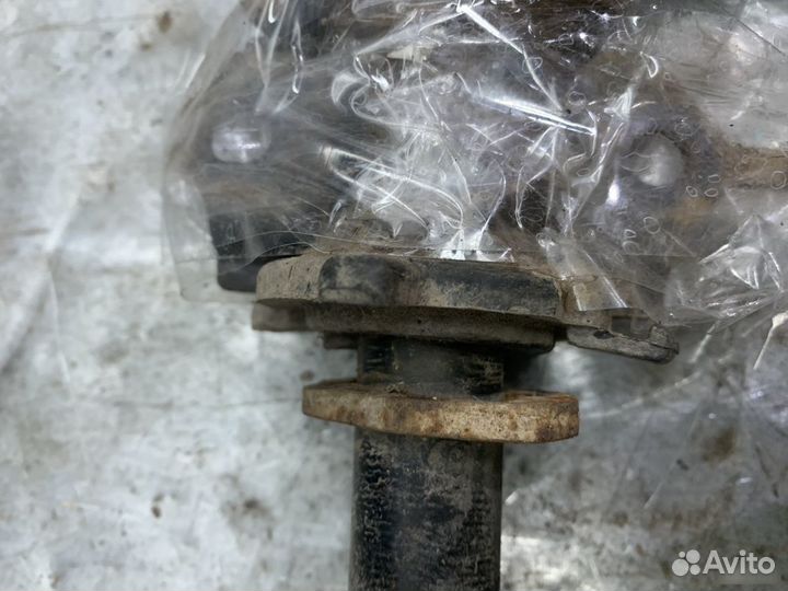 Стабилизатор задний Toyota Land Cruiser 200