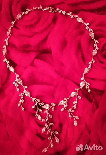 Вечернее колье с фианитами