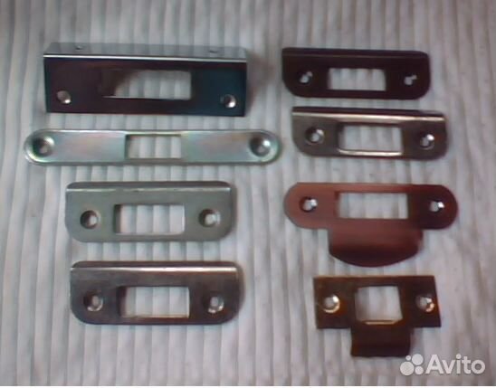 Дверные: две петли,две защелки,ригель, планки